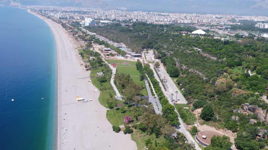 Russians buy luxury Antalya real estate