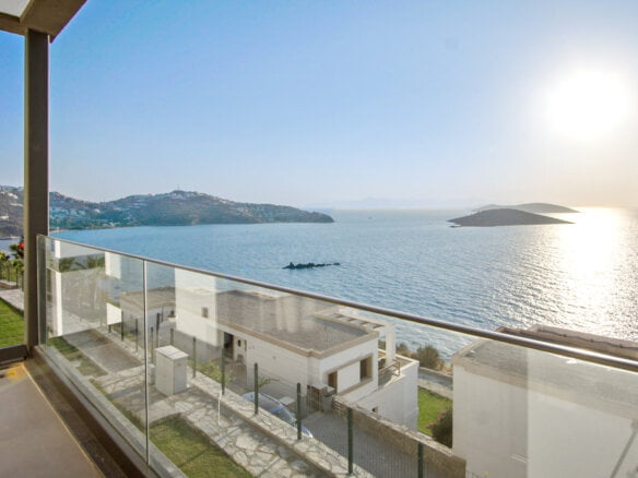 Luxury waterfront Yalikavak apartment