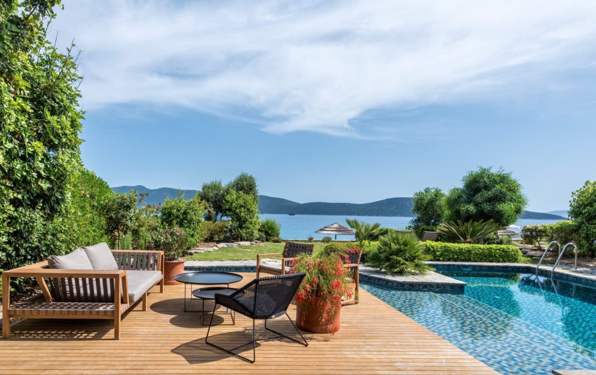 Waterfront luxury villas in Bodrum town