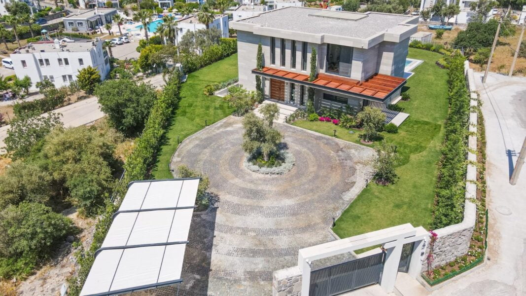 عقارات فاخرة مطلة على البحر في ياليكافاك