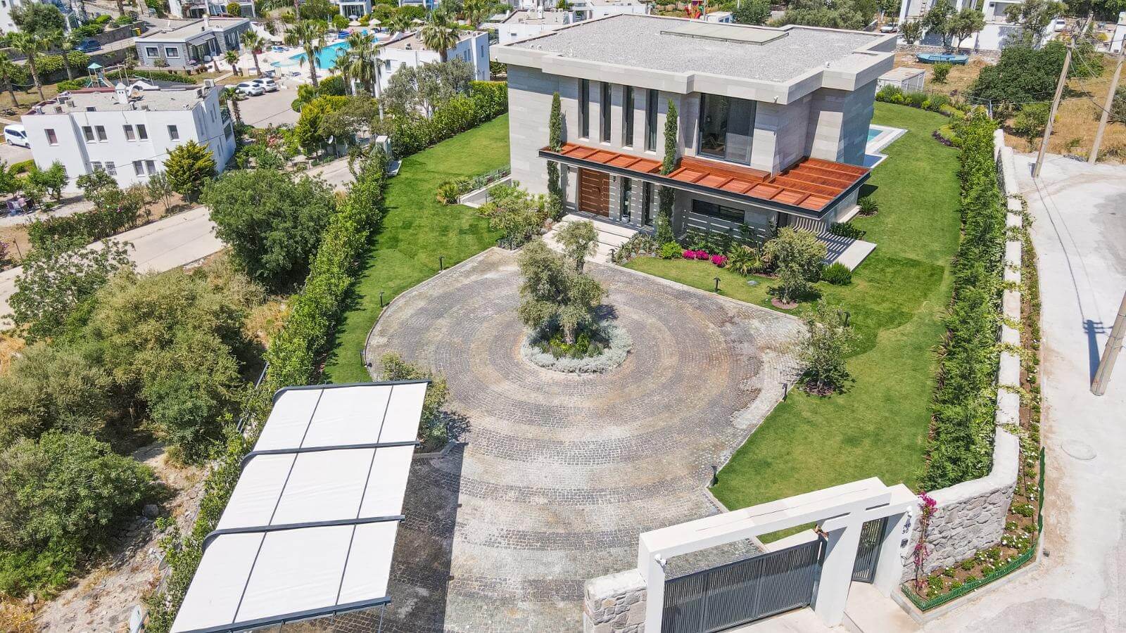 عقارات فاخرة مطلة على البحر في ياليكافاك