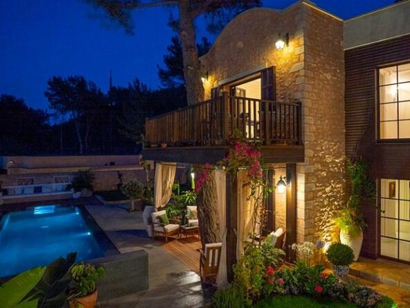 Bodrum'da otantik lüks taş villalar
