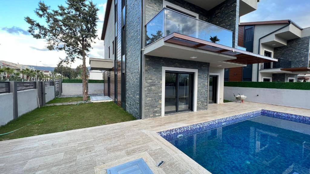 Luxusvilla in Calis mit privatem Pool