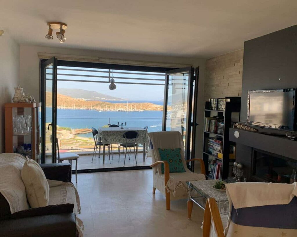 Bodrum'da deniz manzaralı daire