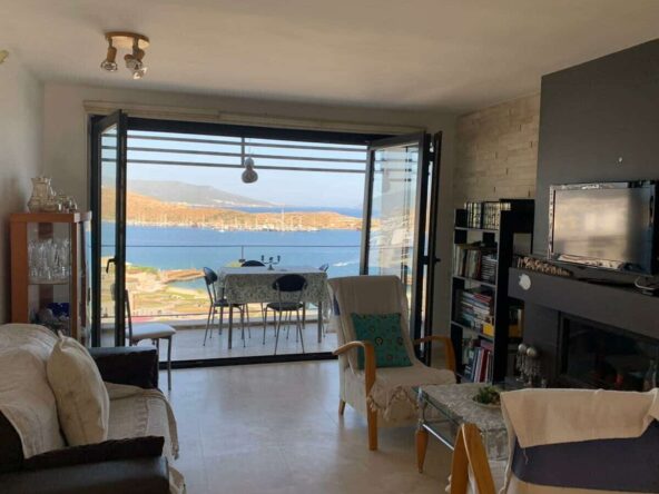 Bodrum'da deniz manzaralı daire