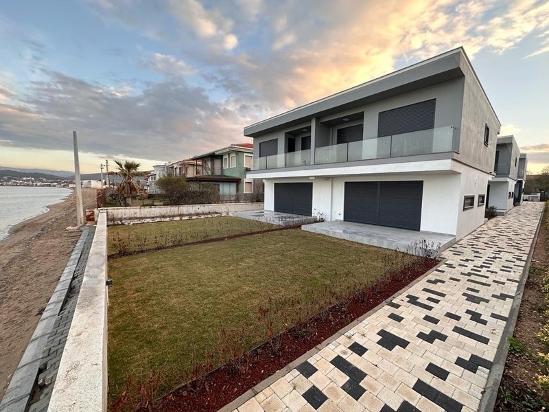 Izmir seafront villa