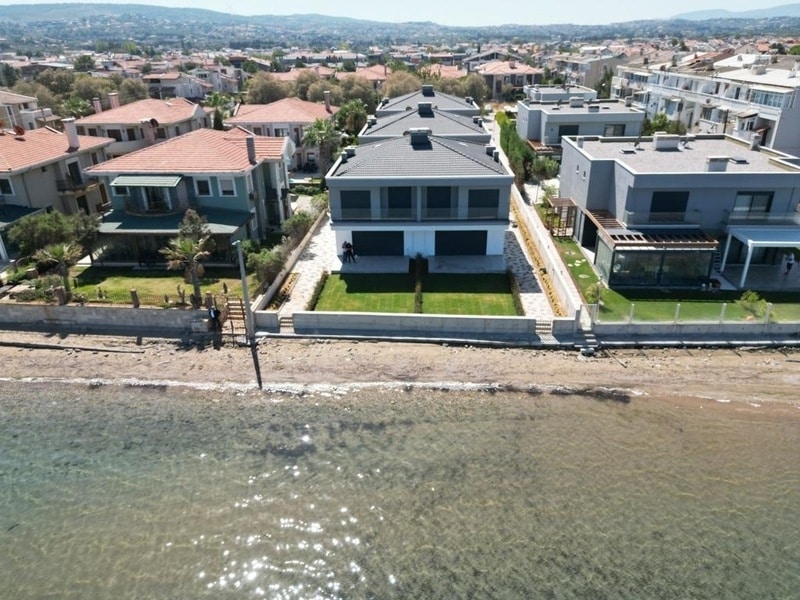 Izmir seafront villa
