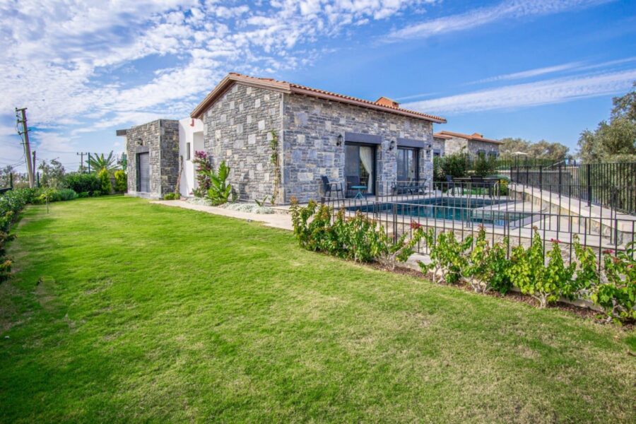 Yalikavak stone villas