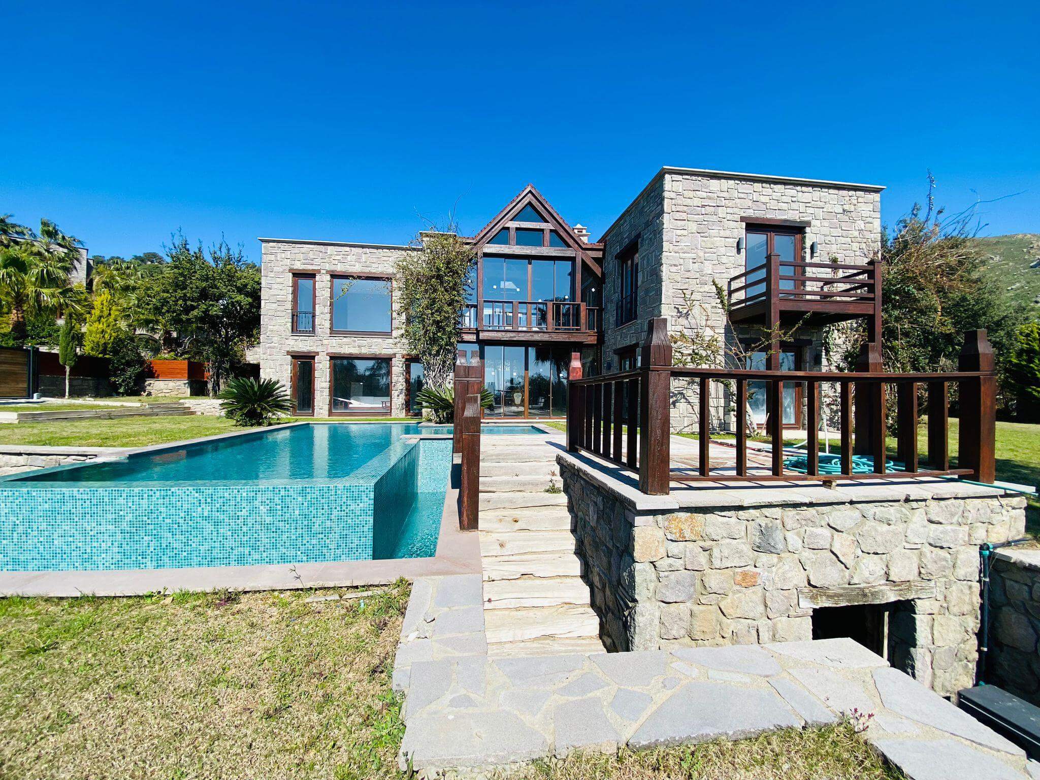 Luxury stone house for sale in Gumusluk