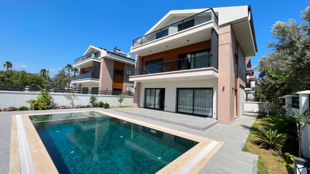 Luxury villas in Calis for sale