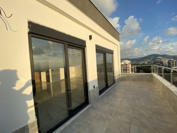 Alanya deniz manzaralı lüks çatı katı