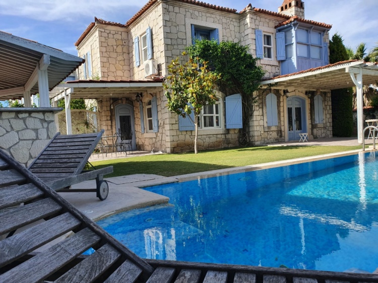 Villa for sale in Cesme
