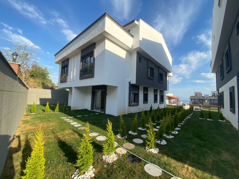 Bargain luxury sea view villa in Izmir