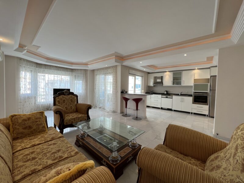Tosmur Alanya Seafront apartment