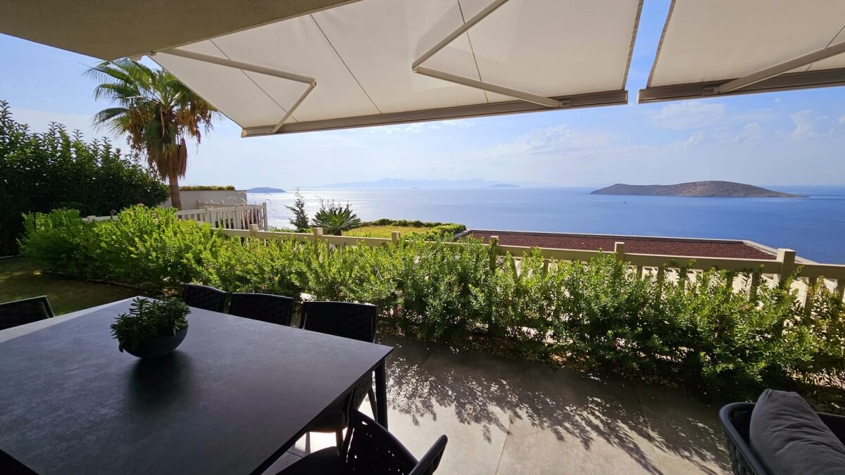 luxury Gumusluk beach apartment