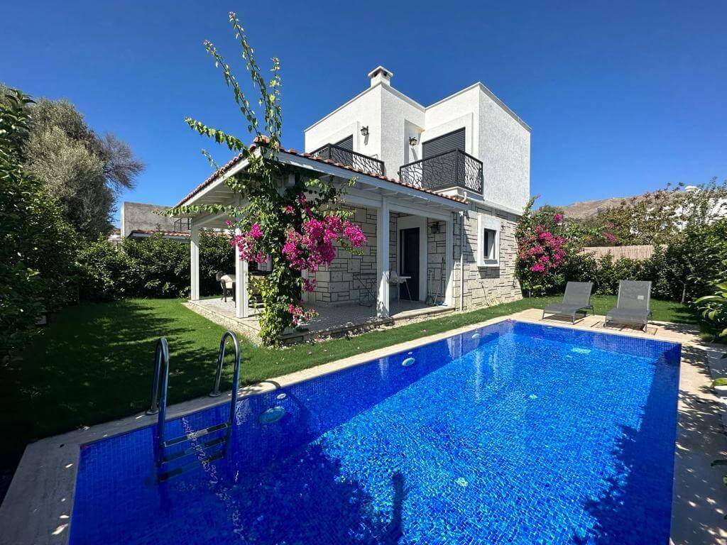 Modern Gumusluk villa