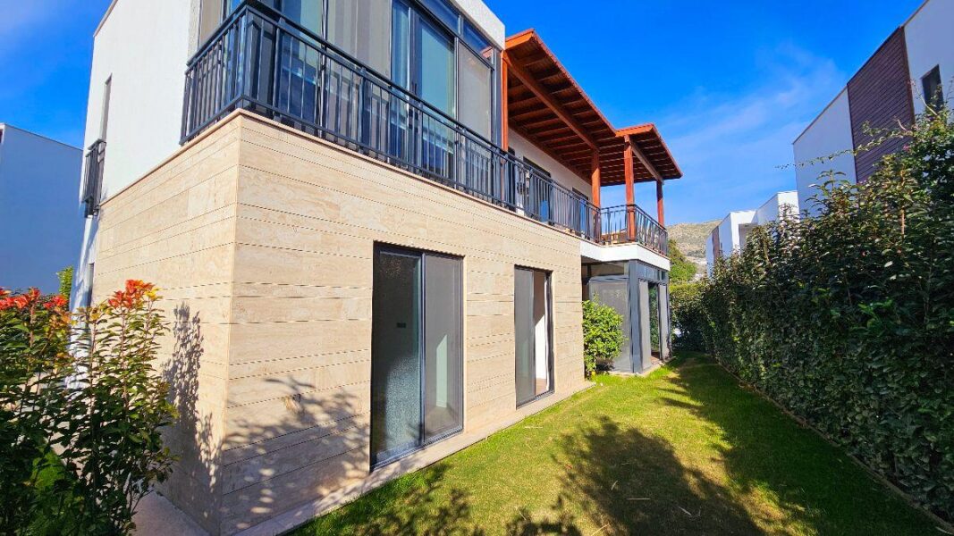 Luxury Gumusluk garden apartment