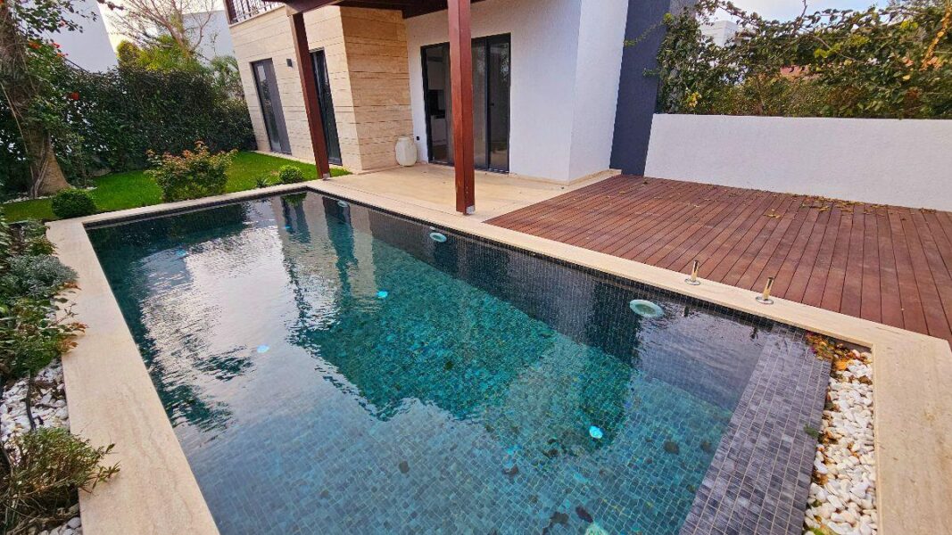 luxury Gumusluk real estate