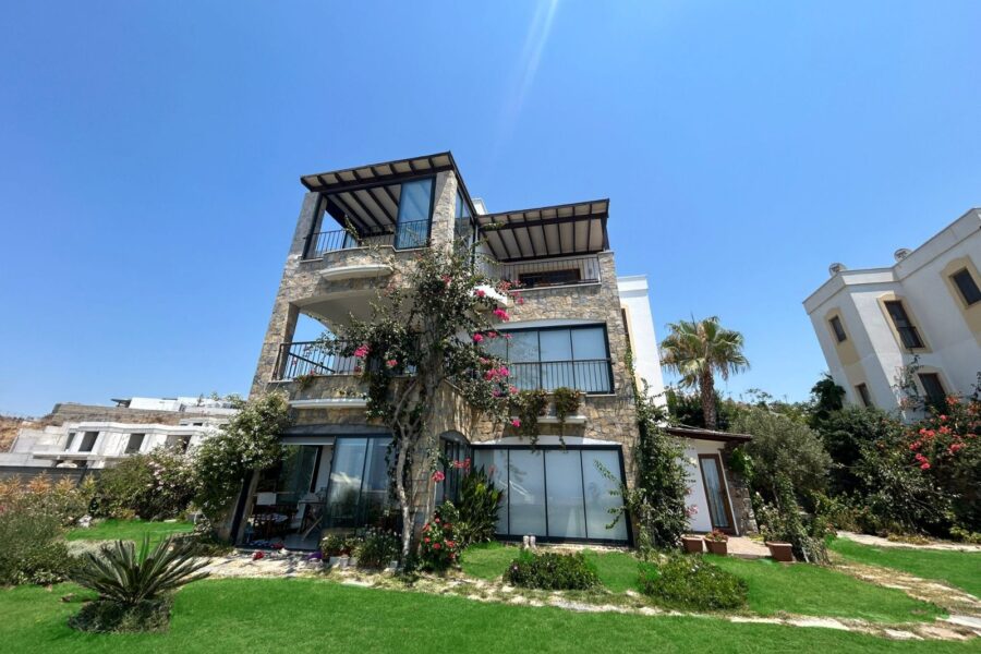 sea view apartment