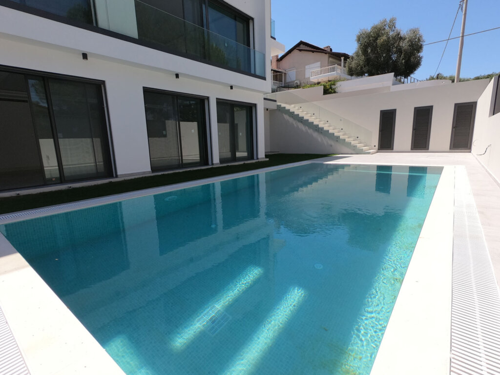 Luxury villa in Cesme