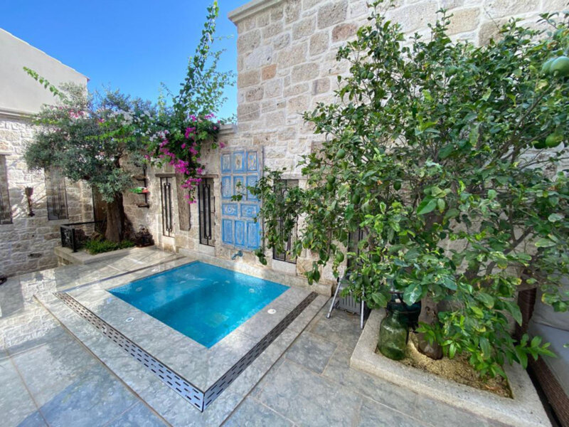 villa for sale