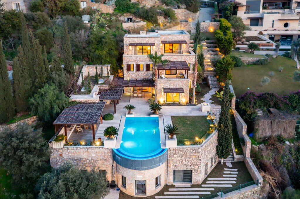 Luxury house