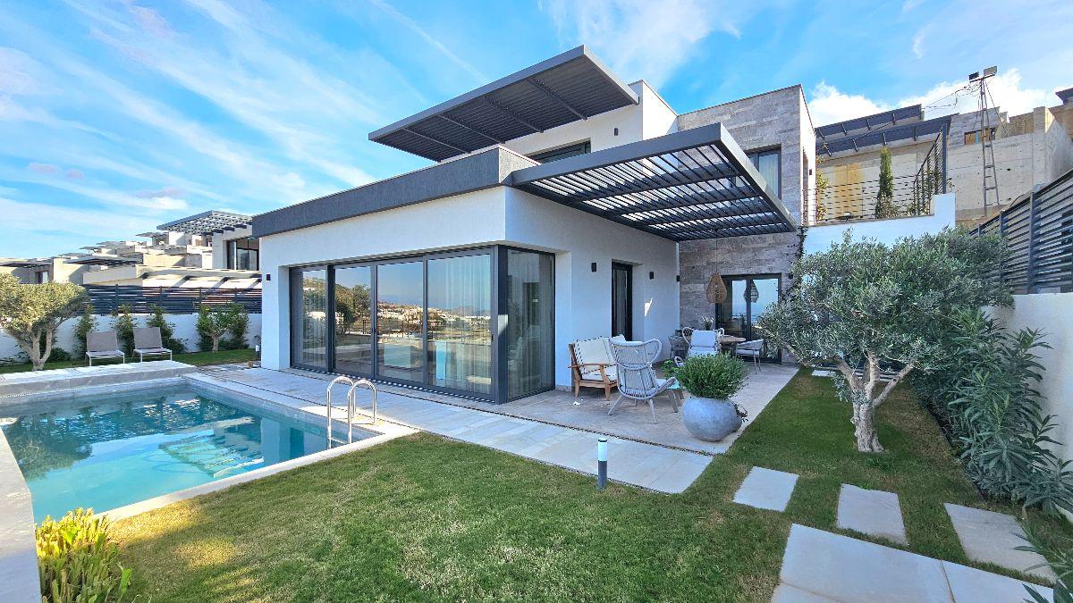 Private pool