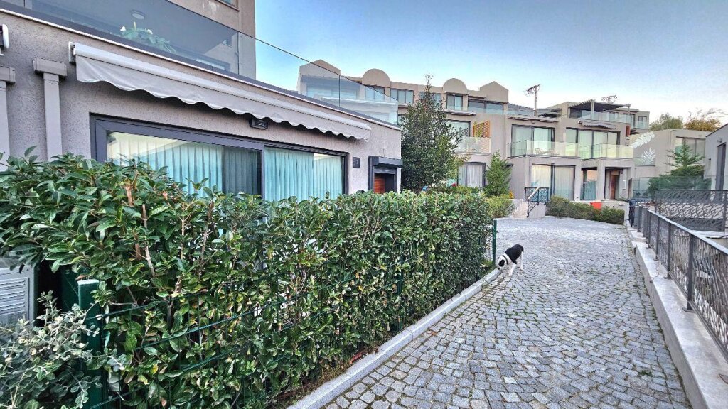 luxury garden apartment