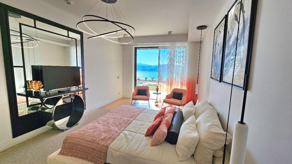Gundogan waterfront house