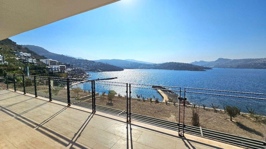 Gundogan waterfront house